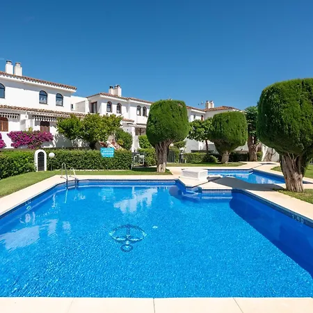 Charming Beachside Townhouse In Villacana Vakantiehuis Estepona