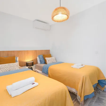 Semesterbostad Charming Beachside Townhouse In Villacana Estepona