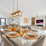 Charming Beachside Townhouse In Villacana *