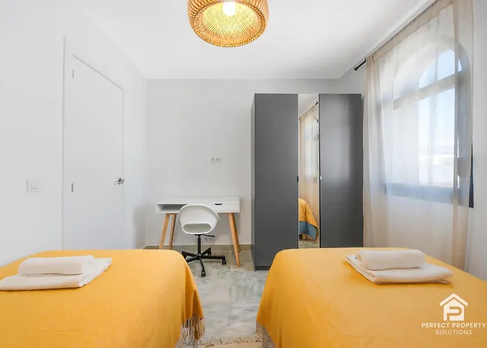 Charming Beachside Townhouse In Villacana 埃斯特波纳