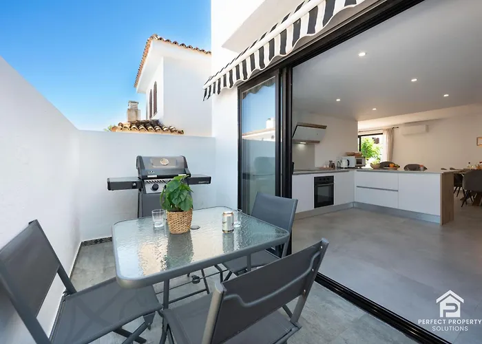 度假居 Charming Beachside Townhouse In Villacana 埃斯特波纳