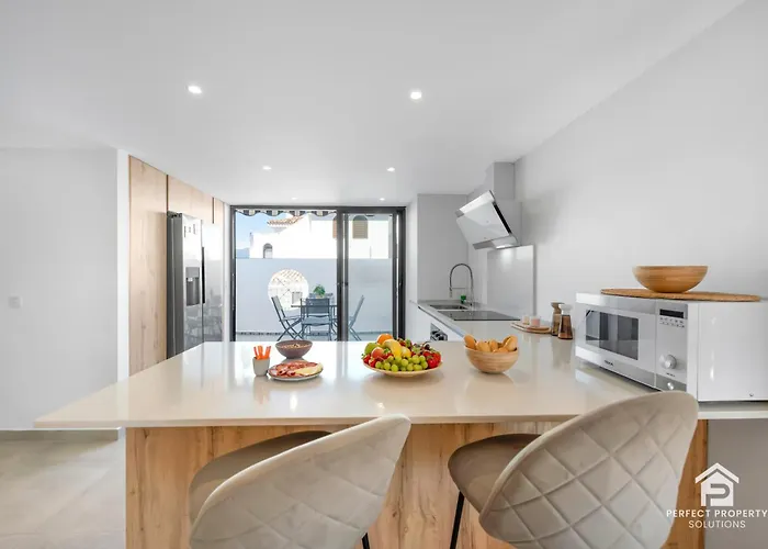 Charming Beachside Townhouse In Villacana 度假居 *